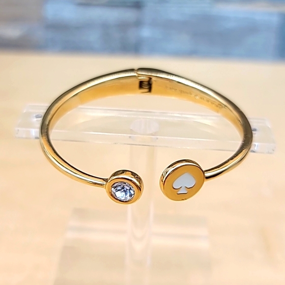 Kate Spade "SPOT THE SPADE โ ๏ธ " Gold Hinged Bangle w Inset Swarovski Crystal! - Picture 9 of 13